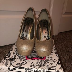 Gold sparkle heels